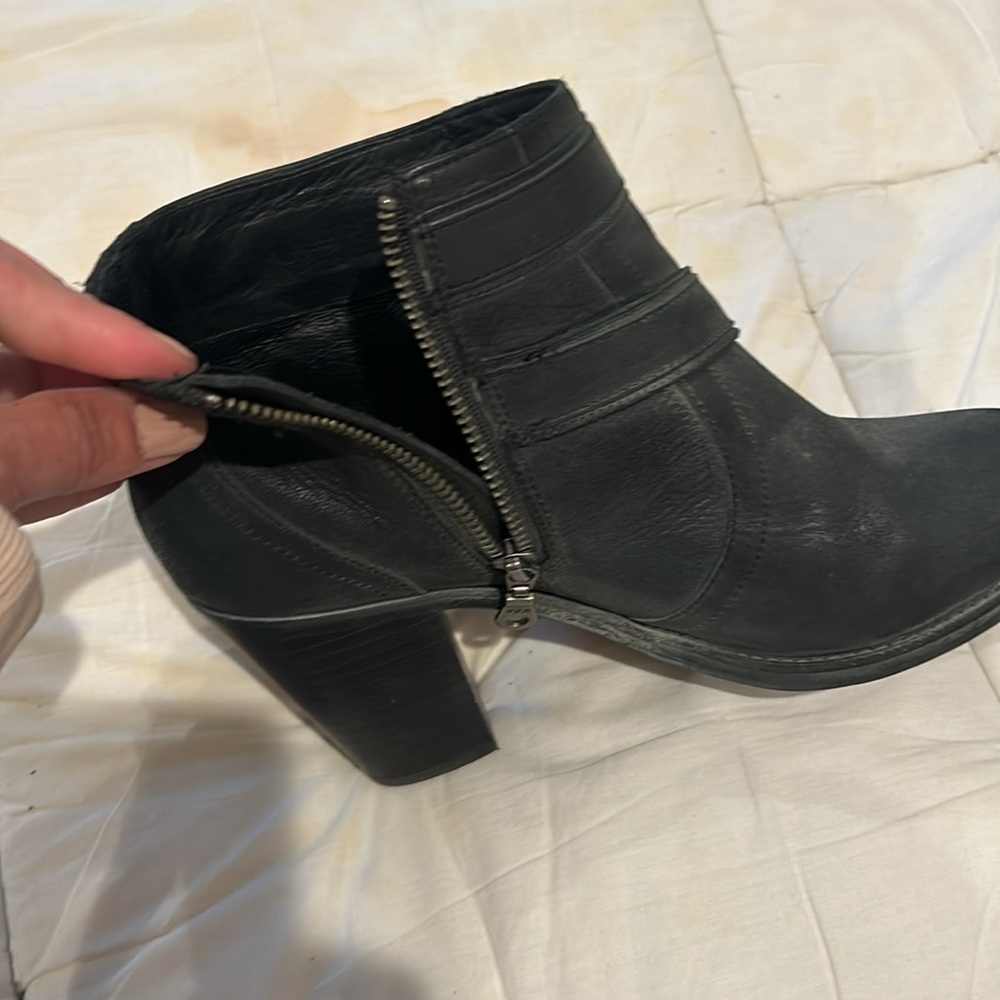Extremely Comfortable Leather Booties With Zipper… - image 3